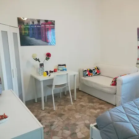 לינה וארוחת בוקר Zola Relax *
